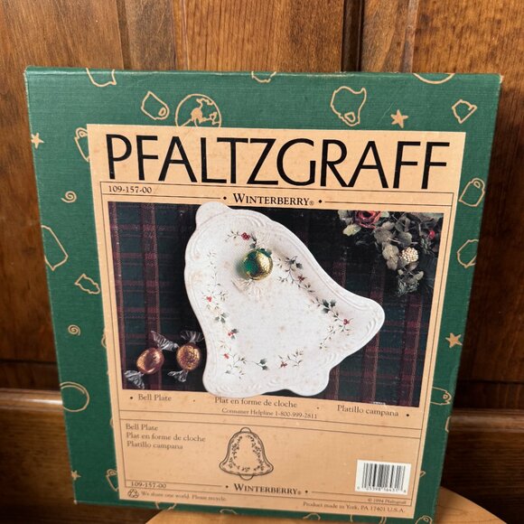 Pfaltzgraff Winterberry White w/Green Holly & Red Berries Stoneware Bell Plate - Picture 3 of 7